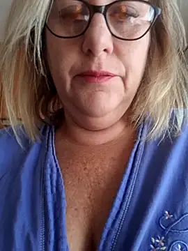 Snapshot of Mara-24 chatting on October 20, 8:48 am Mara-24 online show from October 20, 8:48 am