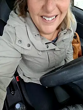 Snapshot of Mara-24 chatting on October 4, 7:21 am Mara-24 online show from October 4, 7:21 am