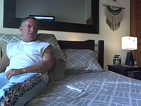 Snapshot of SaraandJuanDP chatting on November 5, 9:51 pm SaraandJuanDP online show from November 5, 9:51 pm