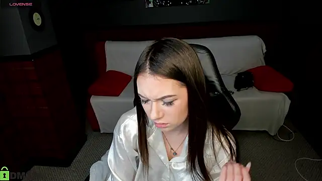 Nicole Charm online show from March 13, 12:32 pm