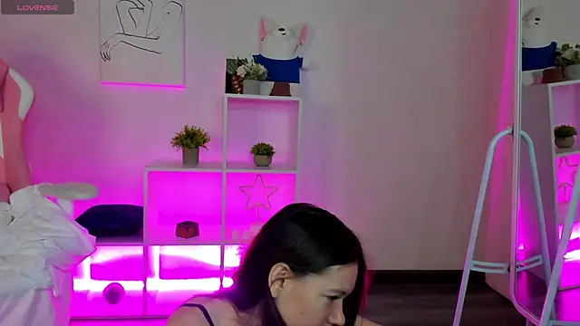 Snapshot of Nicole_Charm chatting on January 10, 12:49 am Nicole Charm online show from January 10, 12:49 am