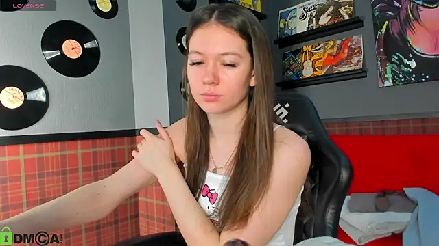 Nicole Charm online show from February 11, 12:10 am