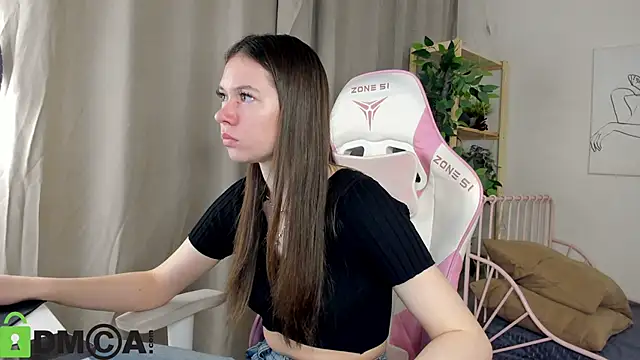 Snapshot of Nicole_Charm chatting on October 21, 9:03 pm Nicole Charm online show from October 21, 9:03 pm