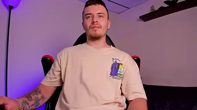 Snapshot of james_connor2 chatting on November 3, 7:17 pm james connor2 online show from November 3, 7:17 pm