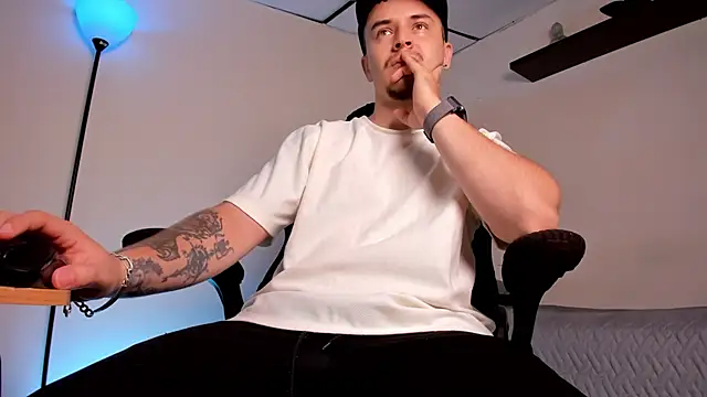 james connor2 online show from January 12, 7:20 pm