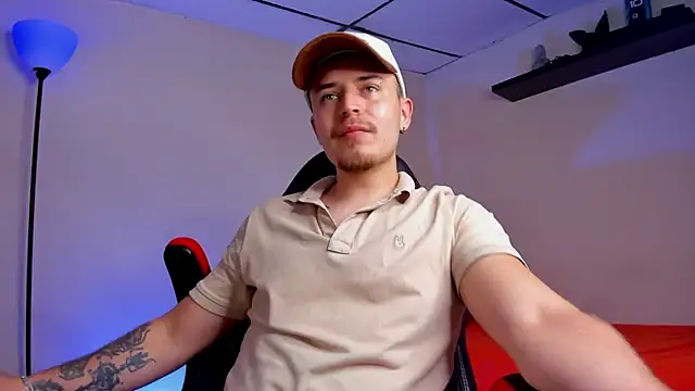 Snapshot of james_connor2 chatting on October 2, 6:44 pm james connor2 online show from October 2, 6:44 pm