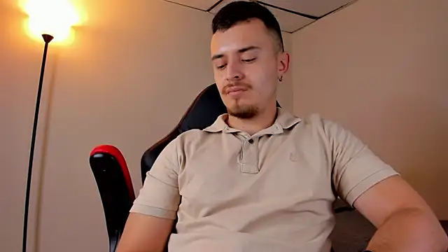 Snapshot of james_connor2 chatting on March 18, 7:01 pm james connor2 online show from March 18, 7:01 pm