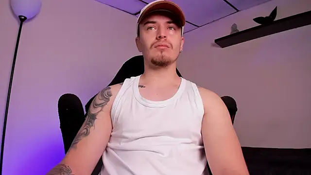 Snapshot of james_connor2 chatting on November 30, 2:51 pm james connor2 online show from November 30, 2:51 pm