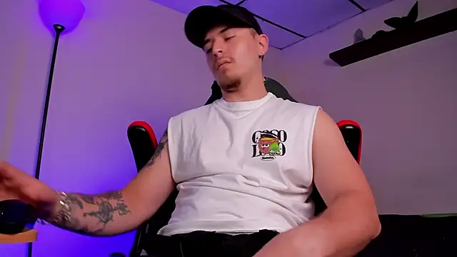 Snapshot of james_connor2 chatting on November 5, 7:17 pm james connor2 online show from November 5, 7:17 pm