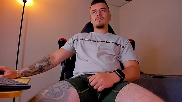 Snapshot of james_connor2 chatting on March 16, 7:38 pm james connor2 online show from March 16, 7:38 pm