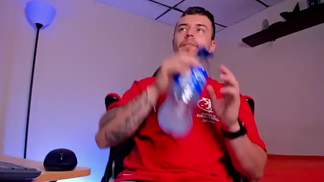 Snapshot of james_connor2 chatting on October 13, 7:15 pm james connor2 online show from October 13, 7:15 pm