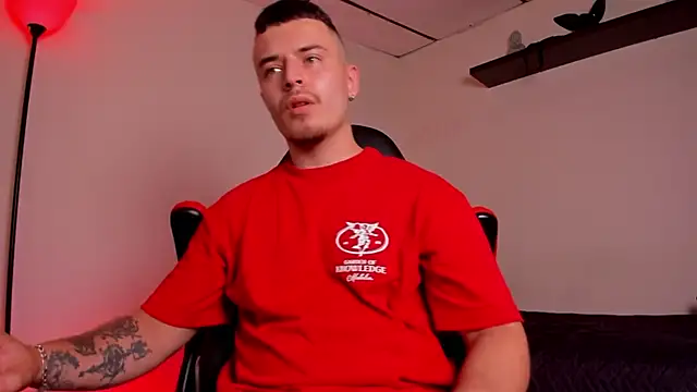 Snapshot of james_connor2 chatting on October 23, 8:18 pm james connor2 online show from October 23, 8:18 pm