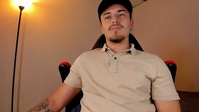 Snapshot of james_connor2 chatting on March 4, 6:39 pm james connor2 online show from March 4, 6:39 pm