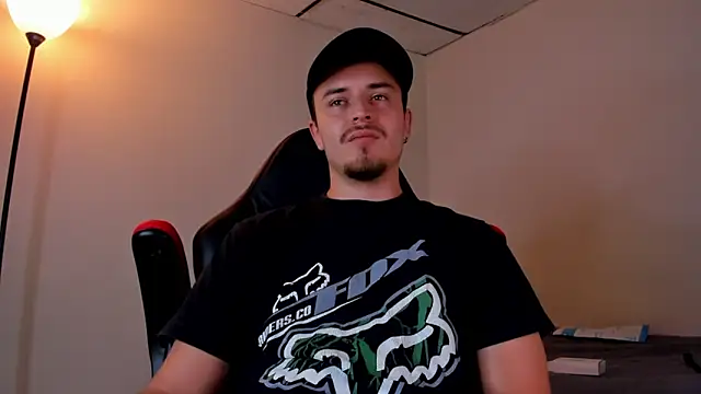 Snapshot of james_connor2 chatting on March 9, 6:43 pm james connor2 online show from March 9, 6:43 pm