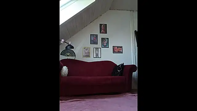 GinaBlonde online show from March 6, 8:30 am