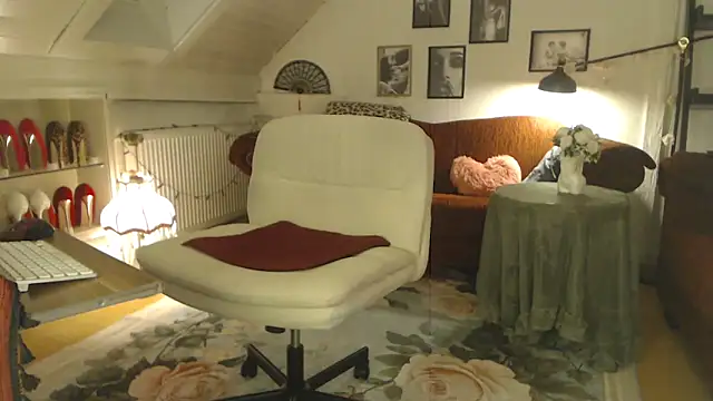 GinaBlonde online show from March 12, 9:41 pm