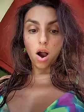 Snapshot of Izabella_Bella chatting on February 8, 5:51 am Izabella Bella online show from February 8, 5:51 am