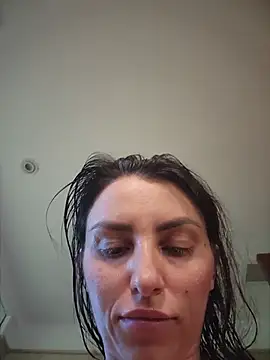Snapshot of Izabella_Bella chatting on July 5, 2:49 am Izabella Bella online show from July 5, 2:49 am
