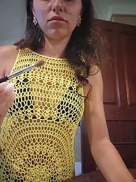 Snapshot of Izabella_Bella chatting on July 19, 1:25 am Izabella Bella online show from July 19, 1:25 am