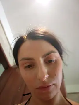 Snapshot of Izabella_Bella chatting on February 15, 6:55 am Izabella Bella online show from February 15, 6:55 am
