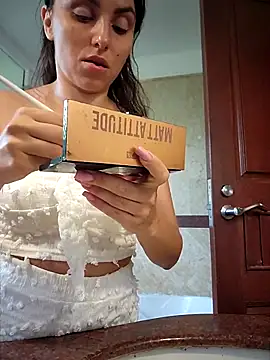 Izabella Bella online show from February 2, 6:56 am