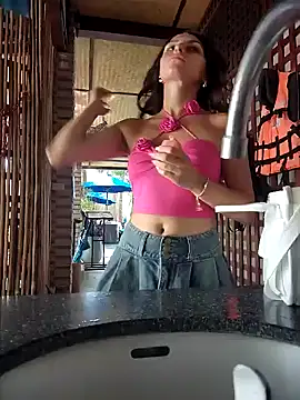 Snapshot of Izabella_Bella chatting on January 27, 6:30 am Izabella Bella online show from January 27, 6:30 am