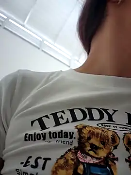 Snapshot of Izabella_Bella chatting on January 28, 5:43 am Izabella Bella online show from January 28, 5:43 am