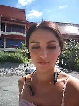 Snapshot of Izabella_Bella chatting on March 4, 7:41 am Izabella Bella online show from March 4, 7:41 am