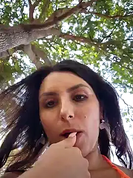 Snapshot of Izabella_Bella chatting on January 20, 7:25 am Izabella Bella online show from January 20, 7:25 am