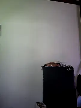 Snapshot of Izabella_Bella chatting on February 14, 7:28 am Izabella Bella online show from February 14, 7:28 am