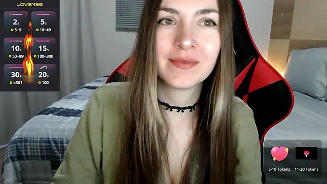 Snapshot of Naughty_Annn chatting on June 10, 8:21 pm Naughty Annn online show from June 10, 8:21 pm