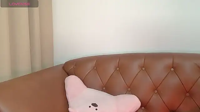 NickiBloom online show from January 5, 3:11 am