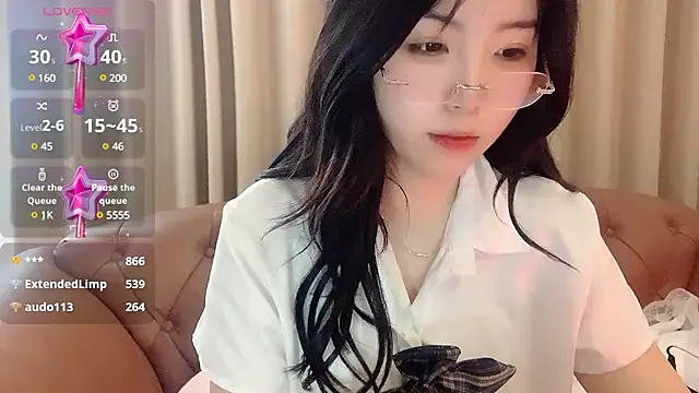 NickiBloom online show from February 20, 7:01 am