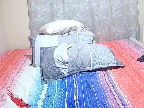 slender sweet online show from April 18, 7:07 pm