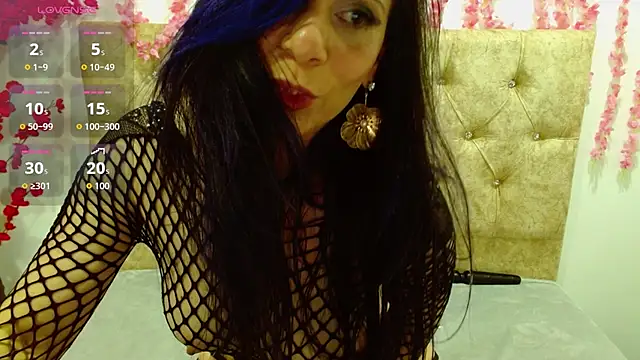 Alettalovee online show from November 6, 6:01 pm