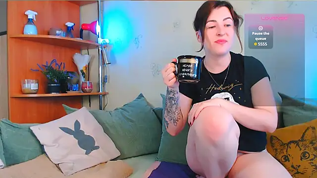 Caroline1995 online show from September 14, 8:04 am