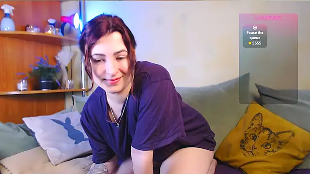 Caroline1995 online show from November 18, 7:00 am