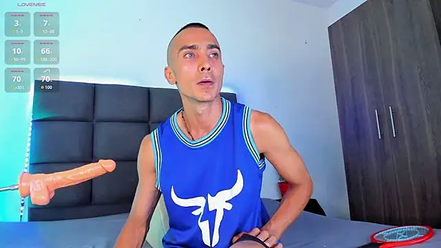 Snapshot of steven_hott8 chatting on November 5, 8:45 pm steven hott8 online show from November 5, 8:45 pm