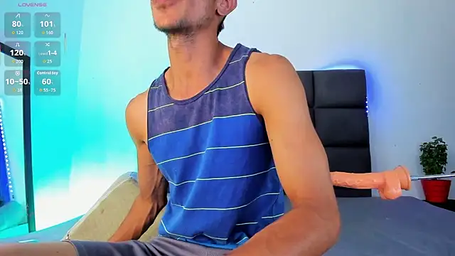 Snapshot of steven_hott8 chatting on October 30, 7:00 pm steven hott8 online show from October 30, 7:00 pm