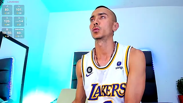 Snapshot of steven_hott8 chatting on November 9, 8:57 pm steven hott8 online show from November 9, 8:57 pm