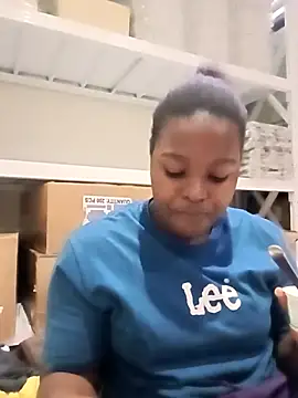 Snapshot of Yours_faithfully1 chatting on November 29, 12:27 pm Yours faithfully1 online show from November 29, 12:27 pm