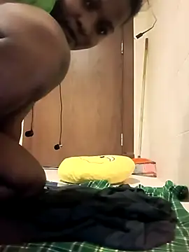 Snapshot of Yours_faithfully1 chatting on November 20, 11:14 pm Yours faithfully1 online show from November 20, 11:14 pm