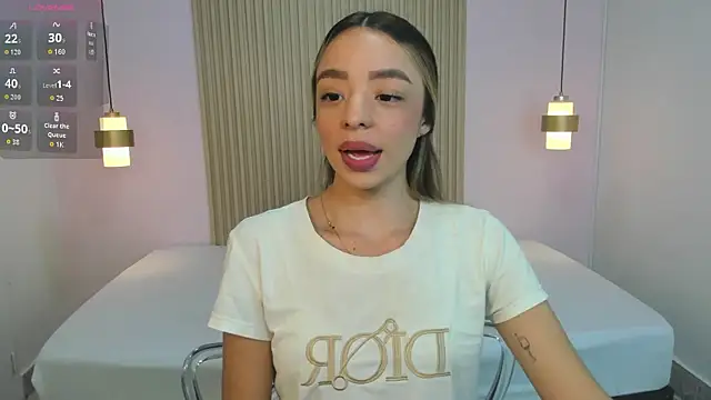 Snapshot of AliceRoss0 chatting on February 8, 8:28 pm AliceRoss0 online show from February 8, 8:28 pm