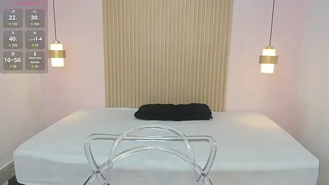 Snapshot of AliceRoss0 chatting on February 12, 7:46 pm AliceRoss0 online show from February 12, 7:46 pm