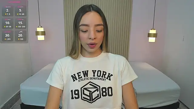 Snapshot of AliceRoss0 chatting on February 13, 8:20 pm AliceRoss0 online show from February 13, 8:20 pm