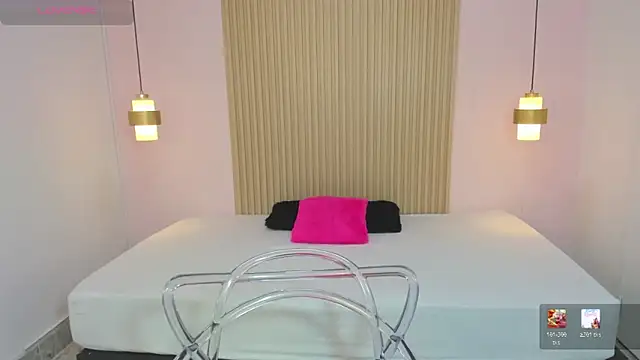 AliceRoss0 online show from April 4, 8:26 pm