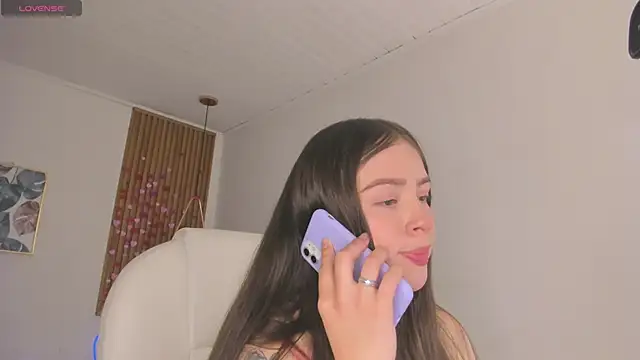 TiffanyWright online show from May 26, 2:59 pm