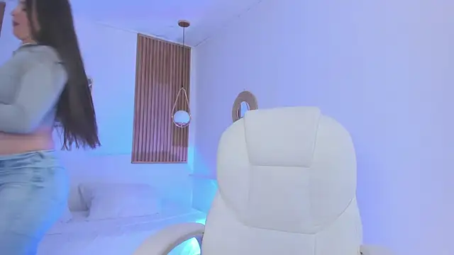 TiffanyWright online show from November 24, 11:21 am