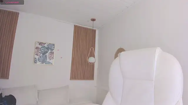 TiffanyWright online show from February 13, 1:22 pm