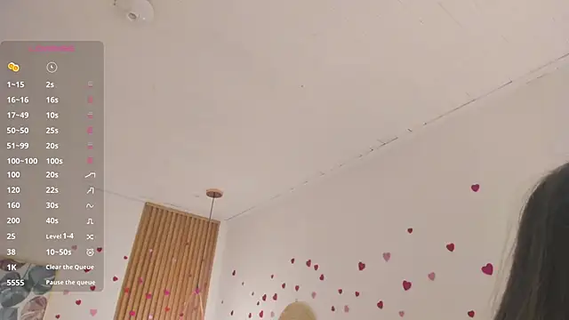 TiffanyWright online show from April 17, 1:25 pm